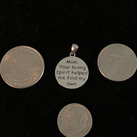 (“MoM”)Pendant Necklace Sterling Silver - Picture 3 of 5